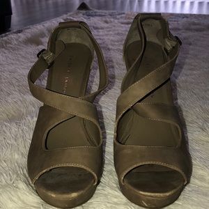 Chinese Laundry tan wedges!